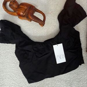 NWT ZARA RUFFLE NECK CROP TOP SIZE M